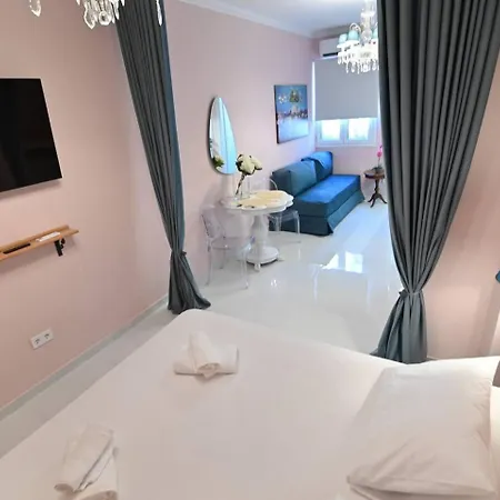 Apartment Warm & Cozy - 2